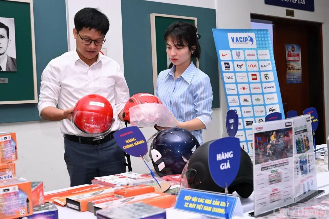 Hợp tác quốc tế: Tăng hiệu quả chống buôn lậu, hàng giả