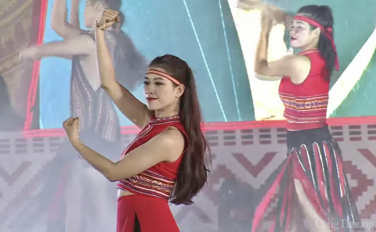 giải phóng tỉnh gia lai, chương trình nghệ thuật, tỉnh gia lai, biểu diễn nghệ thuật