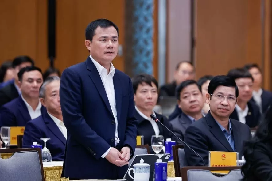 Chủ tịch kiêm Tổng Giám đốc Tập đoàn Công nghiệp – Viễn thông Quân đội (Viettel) Tào Đức Thắng trình bày về kế hoạch triển khai 5G để phủ sóng toàn quốc - Ảnh: VGP/Nhật Bắc