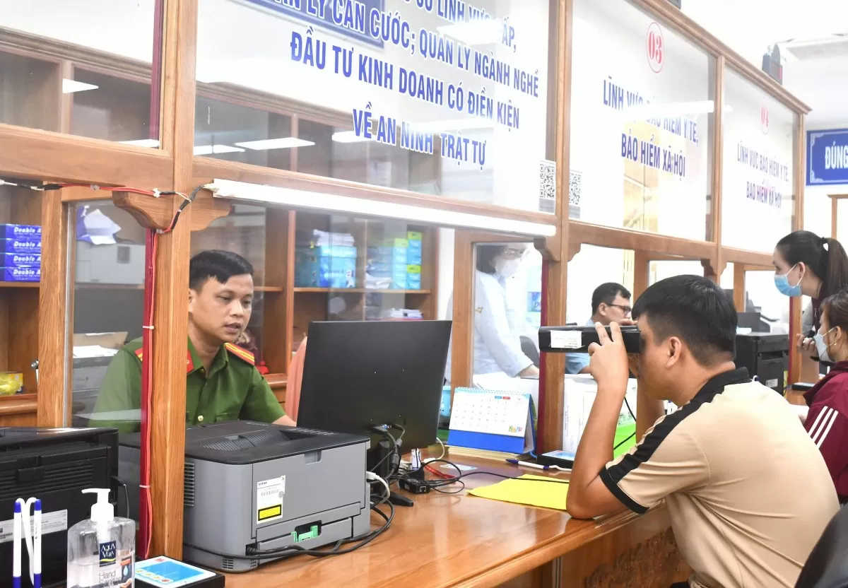 Bỏ cấp huyện, sáp nhập xã: 'Bài toán' trình độ và chế độ