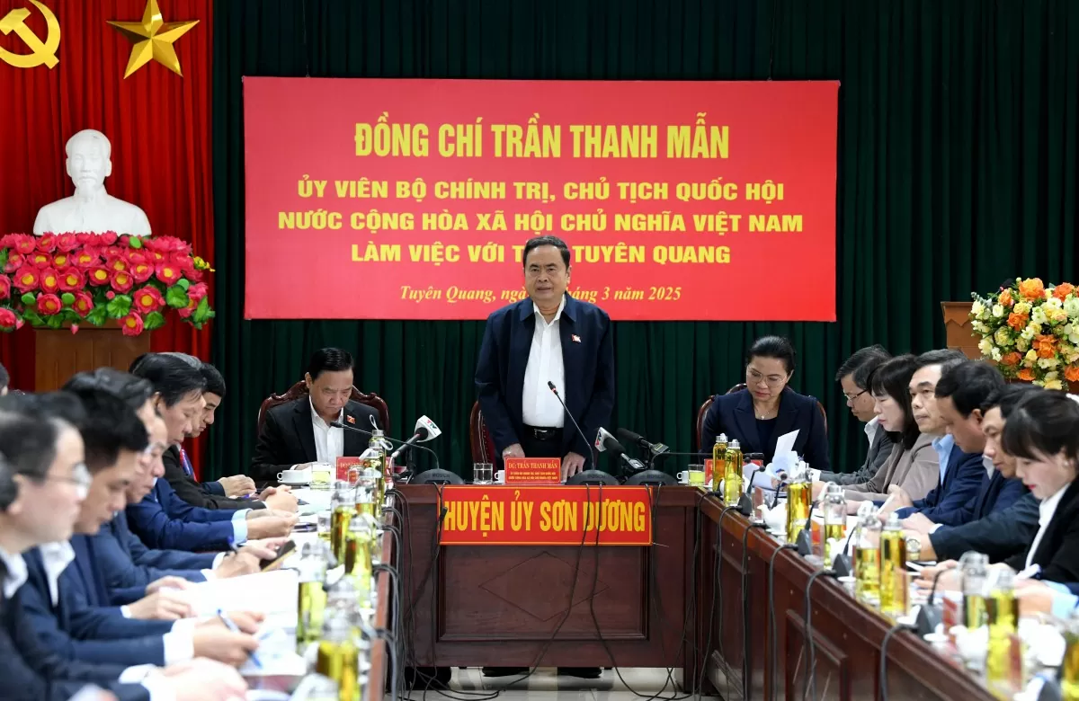 Chủ tịch Quốc hội Trần Thanh Mẫn làm việc với Ban Thường vụ Tỉnh ủy Tuyên Quang. Ảnh: Lâm Hiển