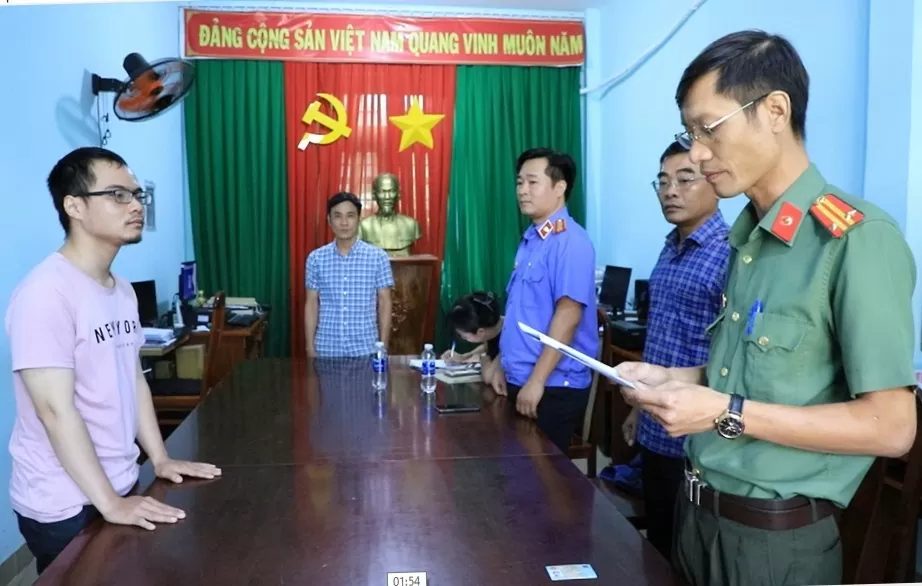 Cơ quan An ninh điều tra Công an tỉnh Đồng Nai thi hành lệnh bắt bị can Quách Gia Khang tạm giam