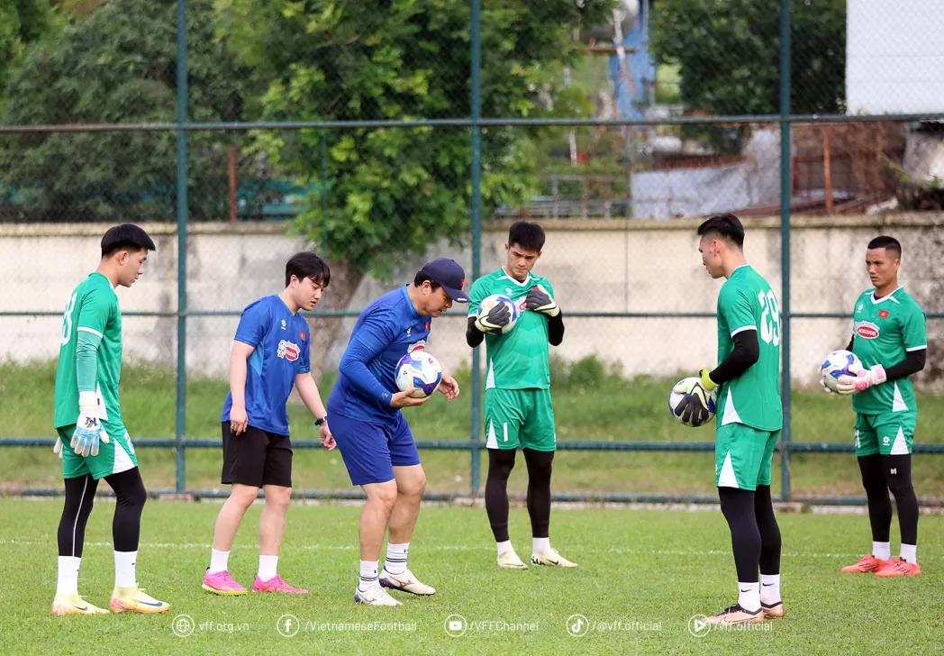 Việc tìm ra hàng thủ ưng ý nhất cho đội tuyển Việt Nam