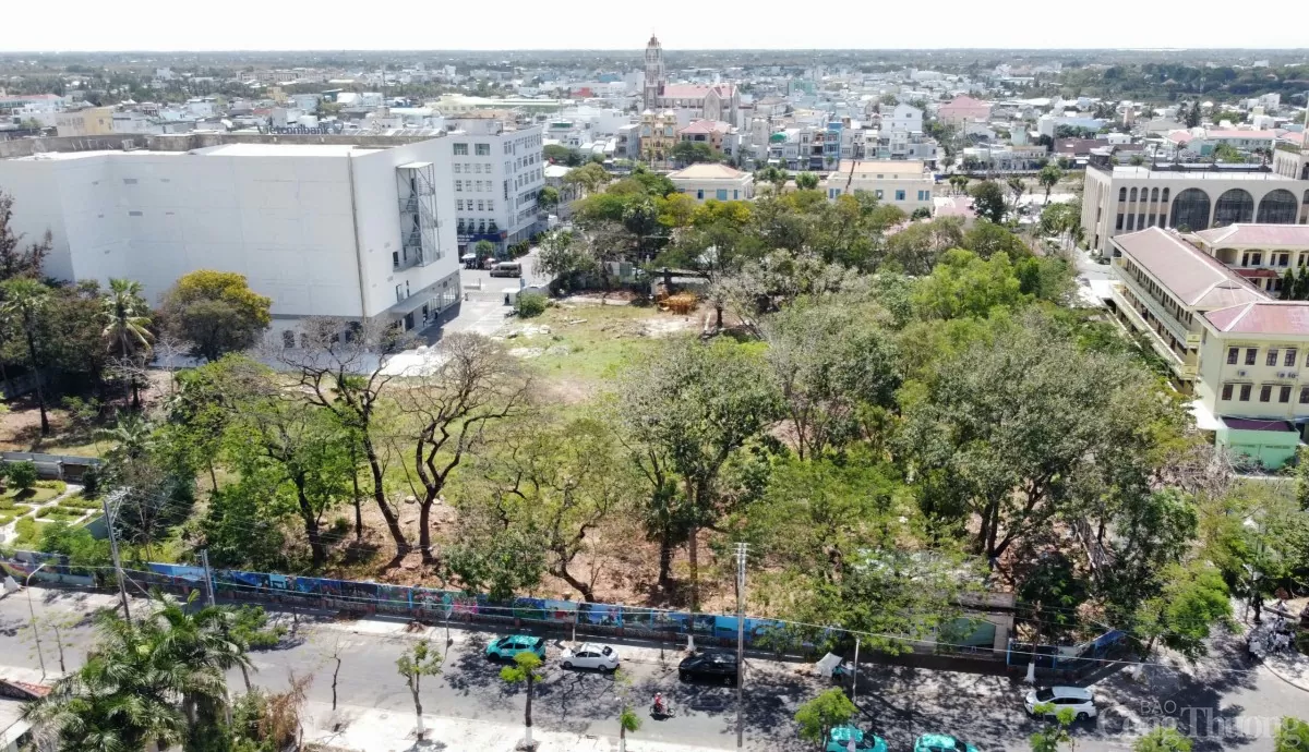 Bạc Liêu: Cận cảnh dự án khách sạn 5 sao bị bỏ hoang trên khu ‘đất vàng’