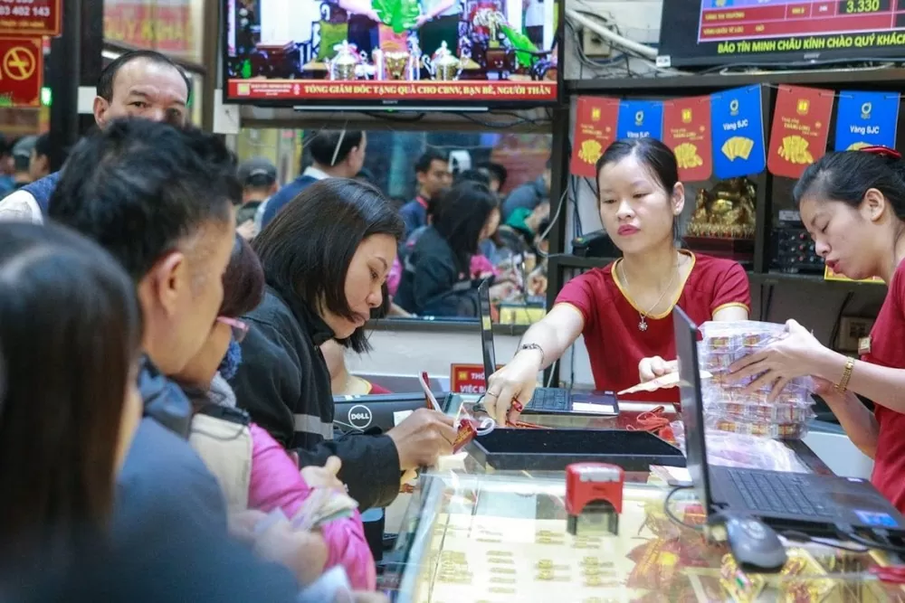 Giá vàng hôm nay giảm bất ngờ, người mua vàng lãi đậm