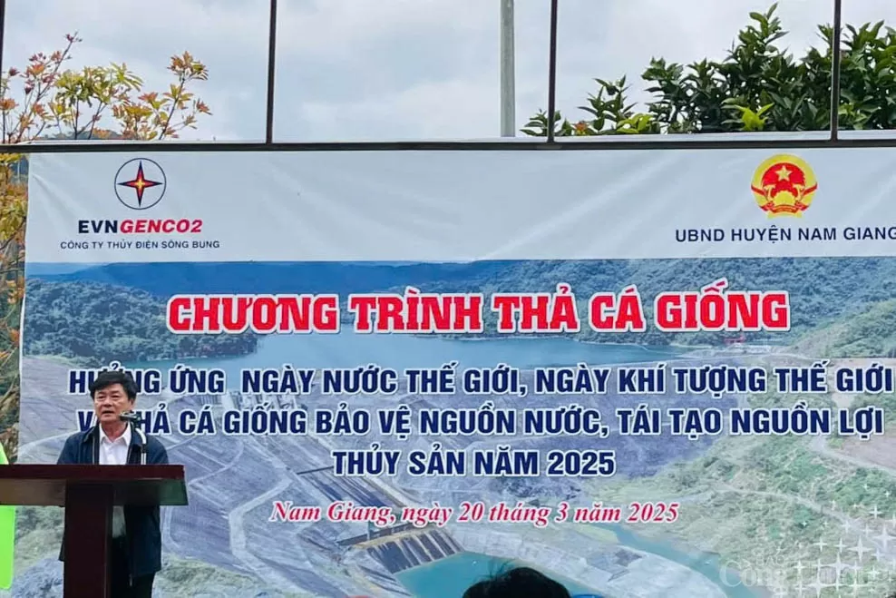 Ông Lê Văn Hường - Bí thư Huyện ủy Nam Giang phát biểu tại chương trình