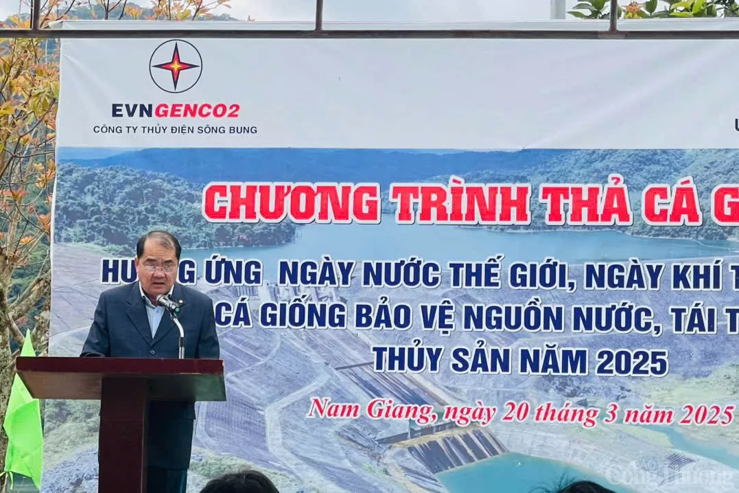 Ông Nguyễn Thành Trung - Bí thư Đảng ủy, Giám đốc Công ty Thủy điện Sông Bung phát biểu tại chương tình