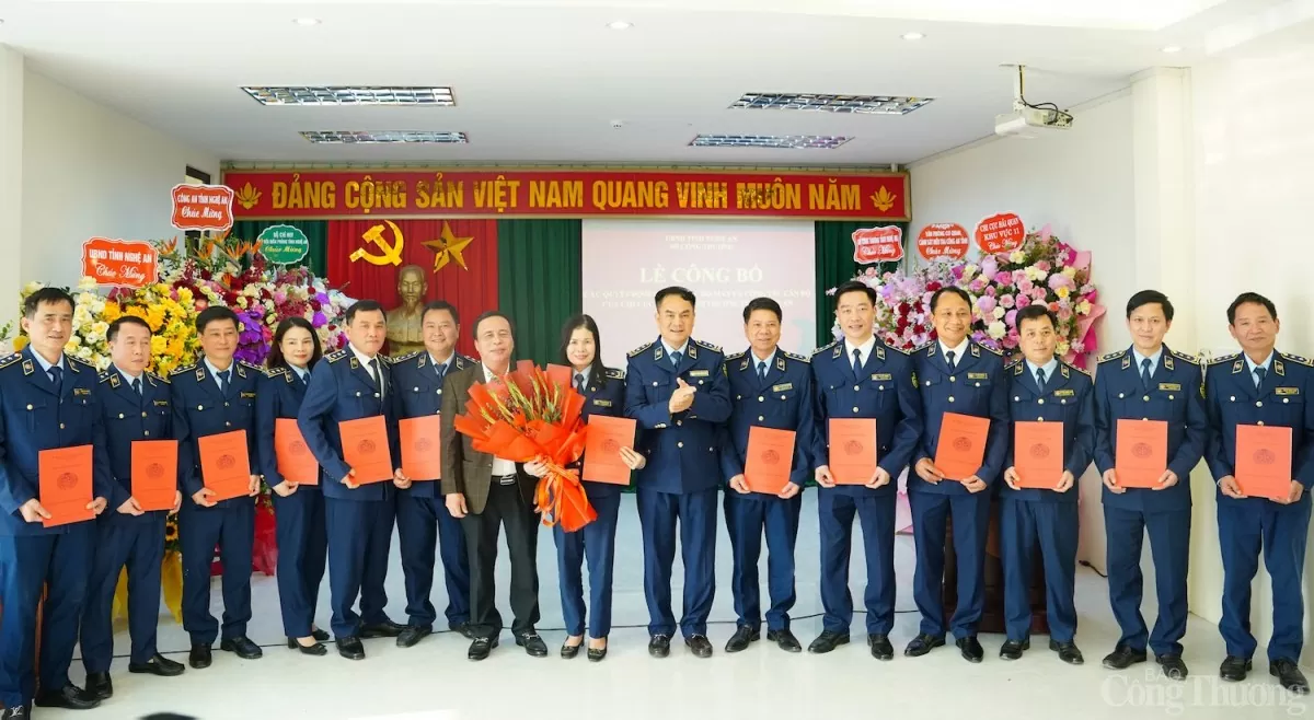 Trao Quyết định bổ nhiệm lãnh đạo các Phòng, các Đội quản lý thị trường