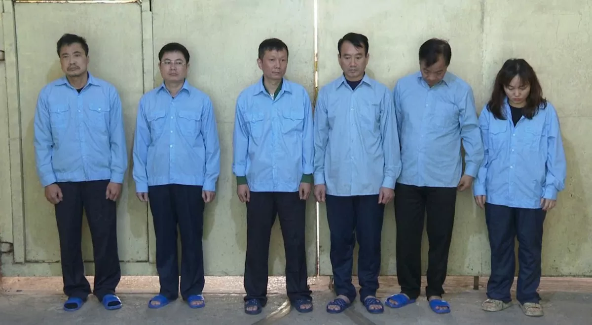 Thành phố Hà Nội: Bắt 6 cán bộ 'bảo kê' xây dựng