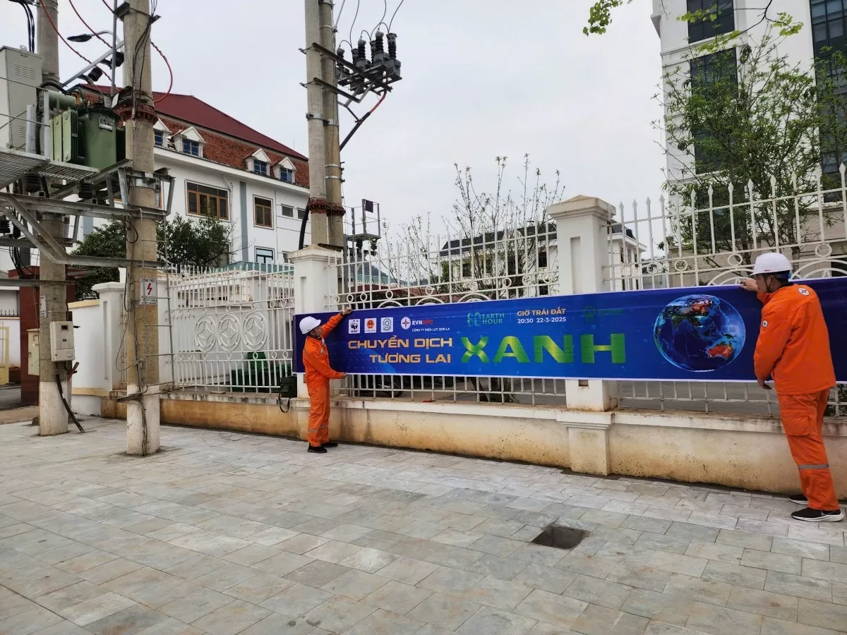 -	Treo băng rôn tuyên truyền tại trụ sở công ty, trụ sở UBND phường, xã và nhà văn hóa các địa phương