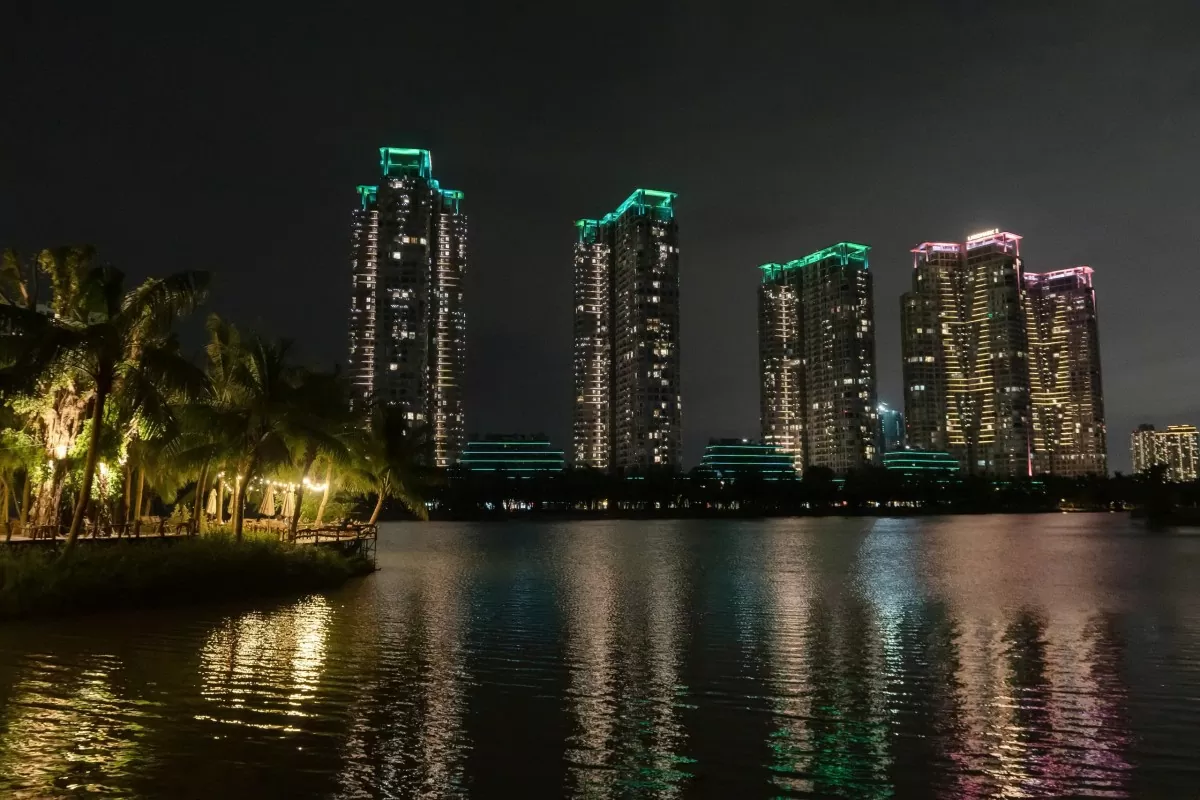 Signify thắp sáng mặt tiền Ecopark Hưng Yên về đêm