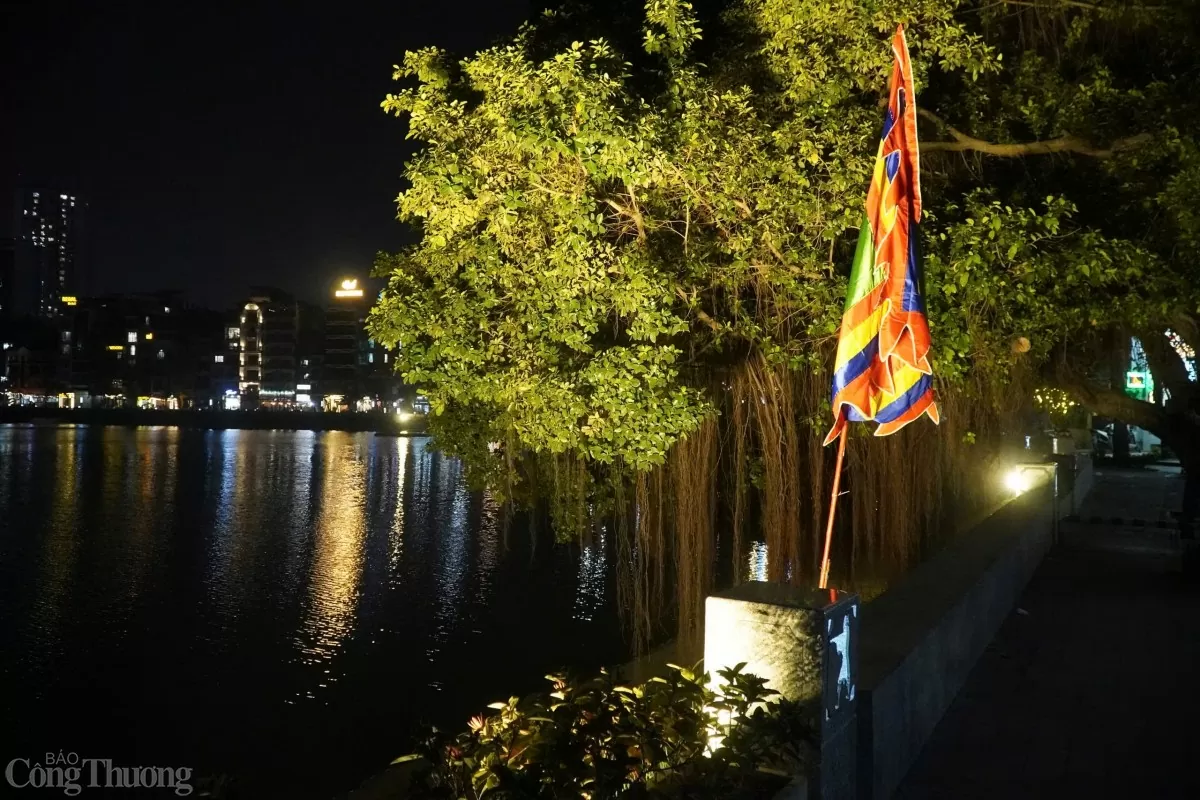 'Ngược đời' phố đi bộ ở Hà Nội vắng như chùa Bà Đanh