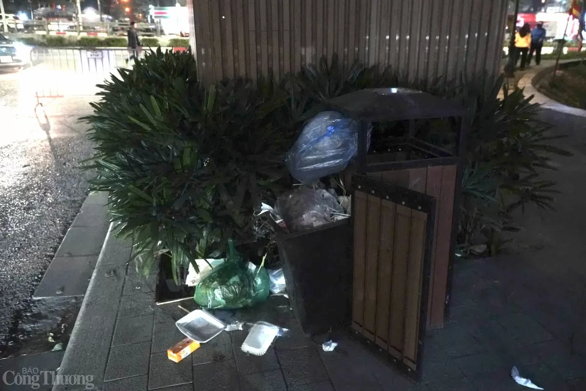 'Ngược đời' phố đi bộ ở Hà Nội vắng như chùa Bà Đanh
