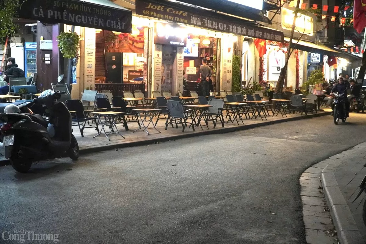 'Ngược đời' phố đi bộ ở Hà Nội vắng như chùa Bà Đanh