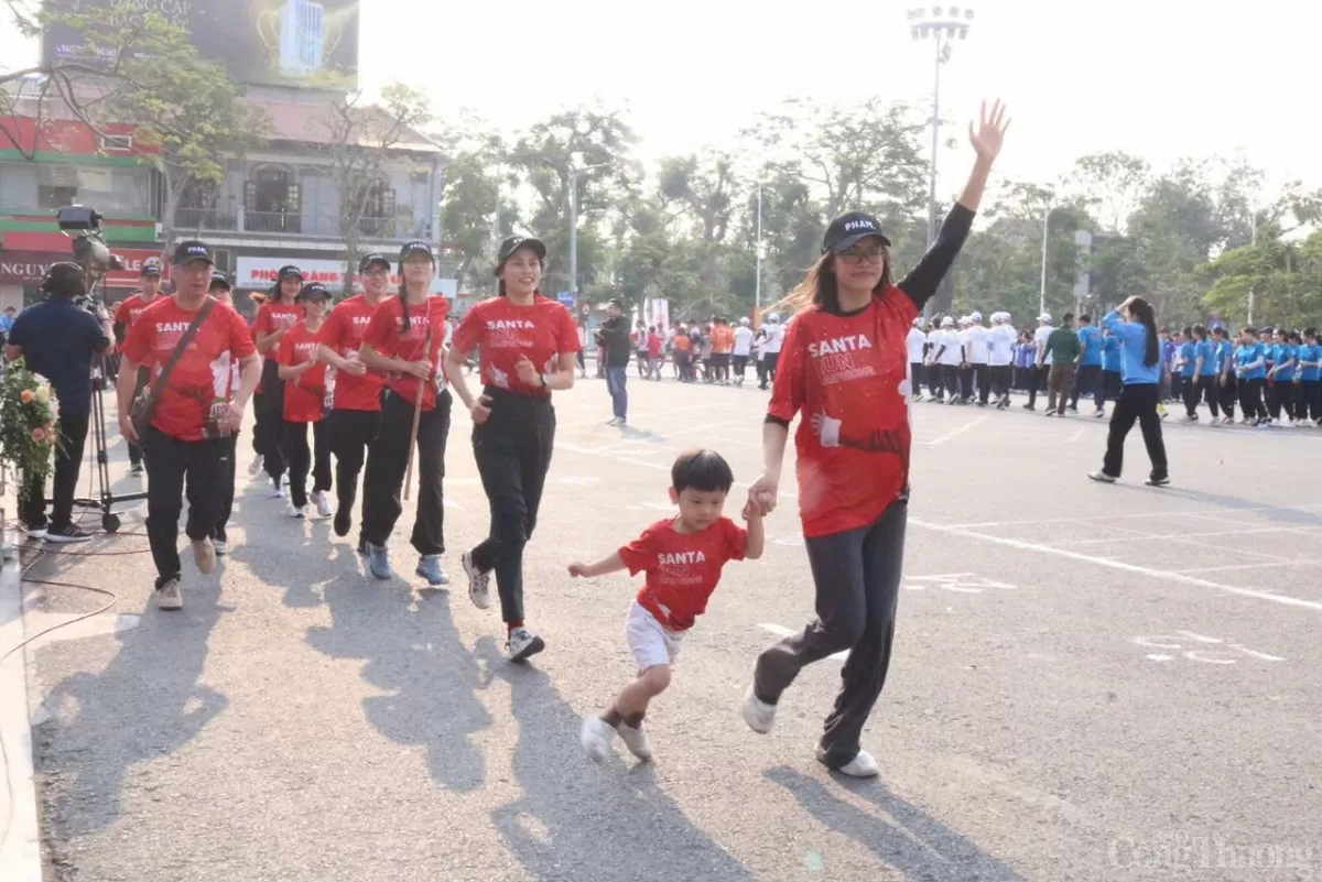 Hơn 10.000 người tham gia Ngày chạy vì Hải Phòng xanh, văn minh và thân thiện năm 2025