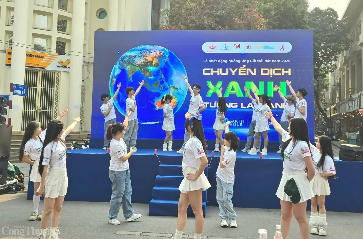 Hà Nội hưởng ứng Giờ Trái đất, lan tỏa tinh thần sống xanh