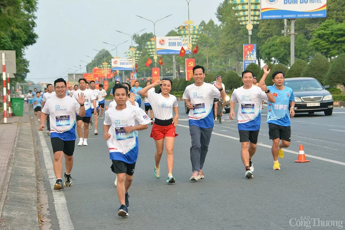 Ngành điện miền Nam hưởng ứng Giờ Trái đất 2025