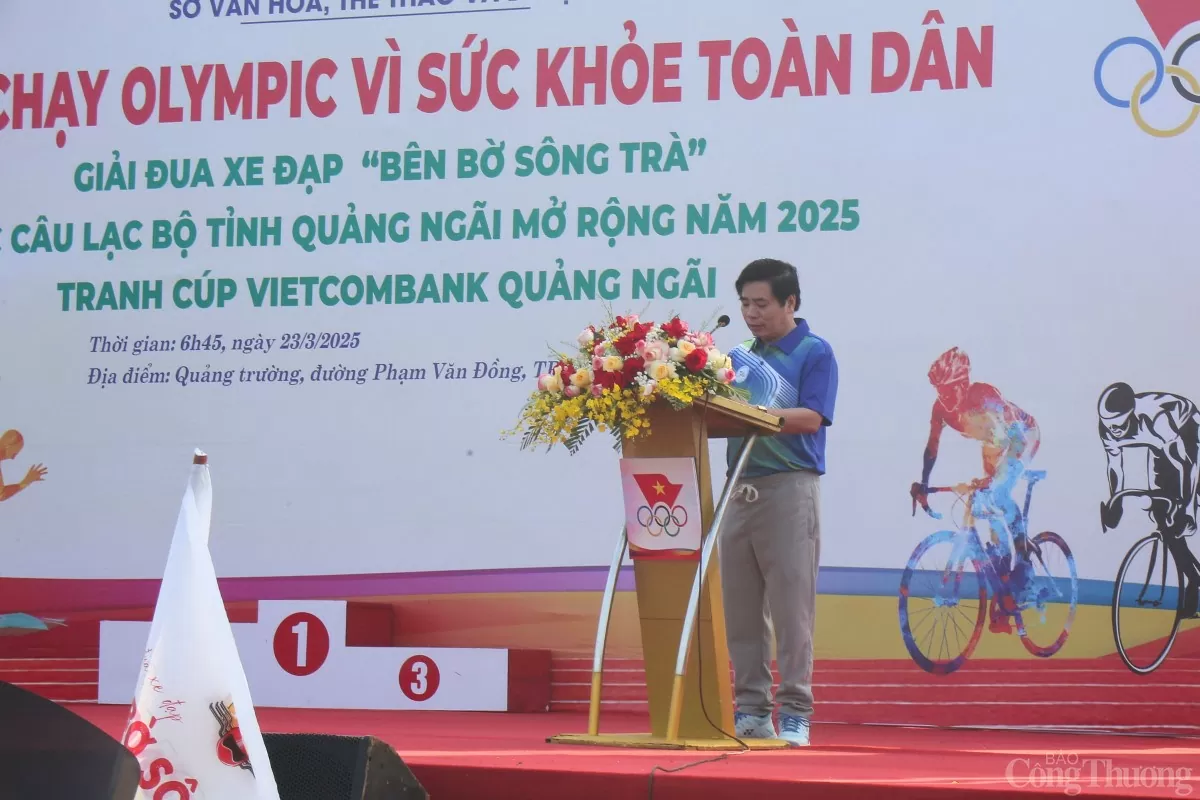 Ông Nguyễn Tiến Dũng - Giám đốc sở Văn hóa, Thể thao và Du lịch tỉnh Quảng Ngãi phát biểu tại chương trình Ông Nguyễn Tiến Dũng - Giám đốc sở Văn hóa, Thể thao và Du lịch tỉnh Quảng Ngãi phát biểu tại chương trình