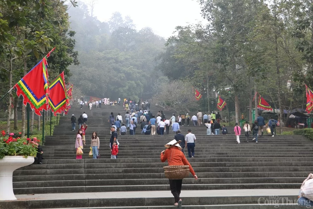 Cảnh quan Đền Hùng trước ngày Giỗ Tổ Hùng Vương