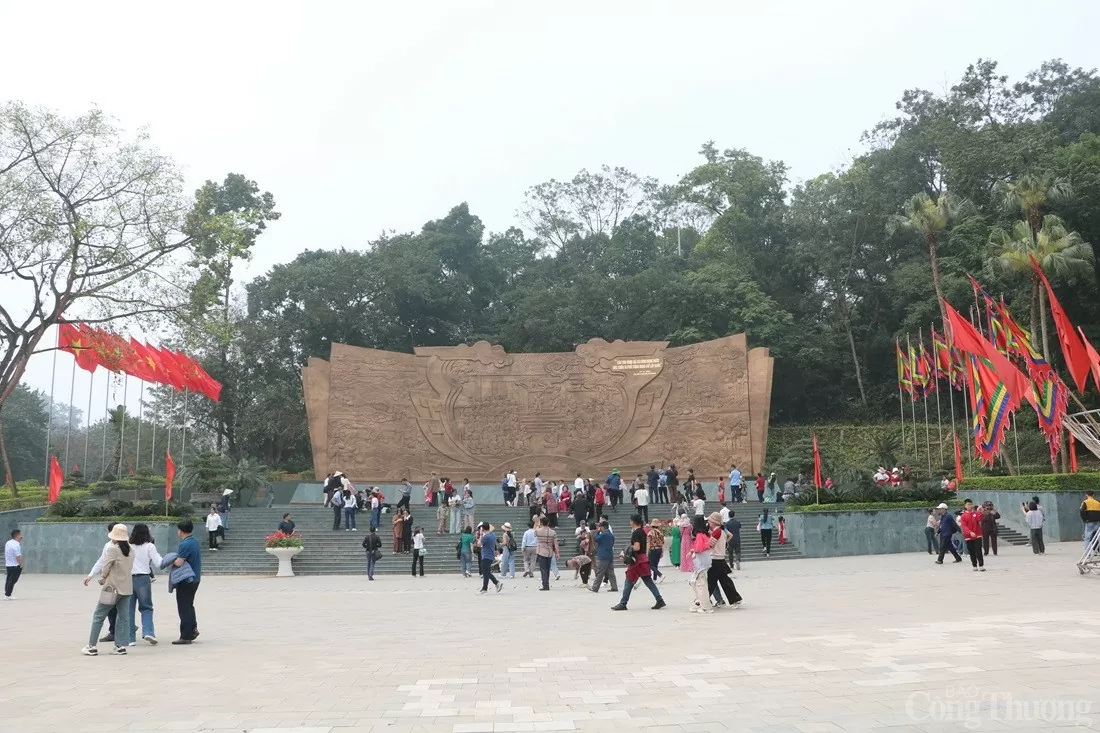 Cảnh quan Đền Hùng trước ngày Giỗ Tổ Hùng Vương