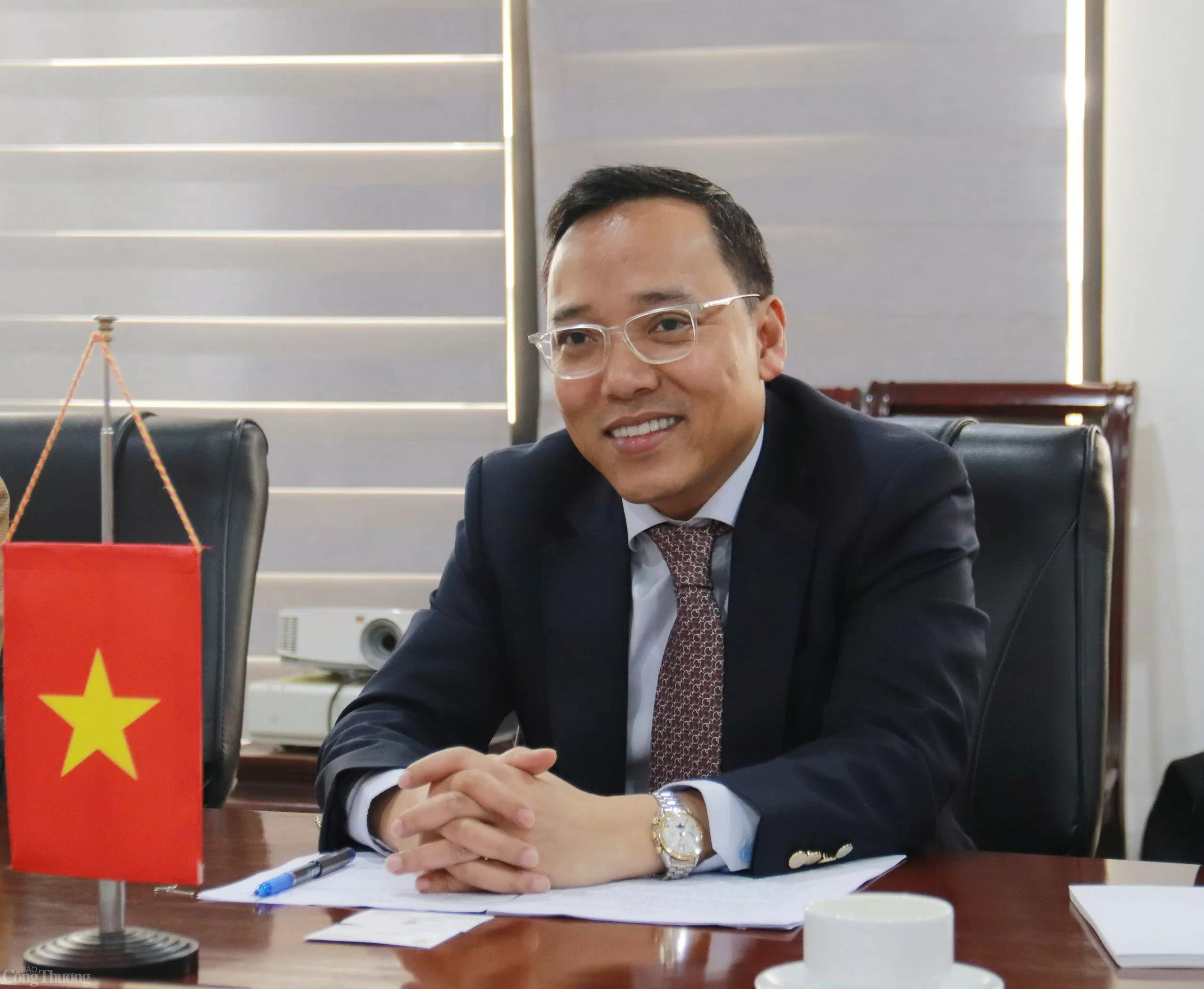 Thứ trưởng Nguyễn Hoàng Long làm việc với