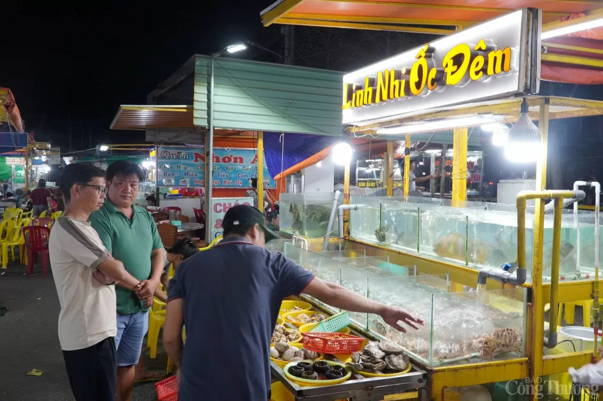 Chợ đêm Côn Đảo: Điểm đến hấp dẫn khách du lịch