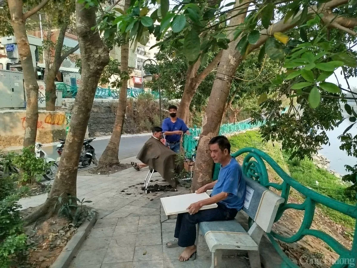 Xem xét xây cầu cạn mở rộng đường ven Hồ Tây