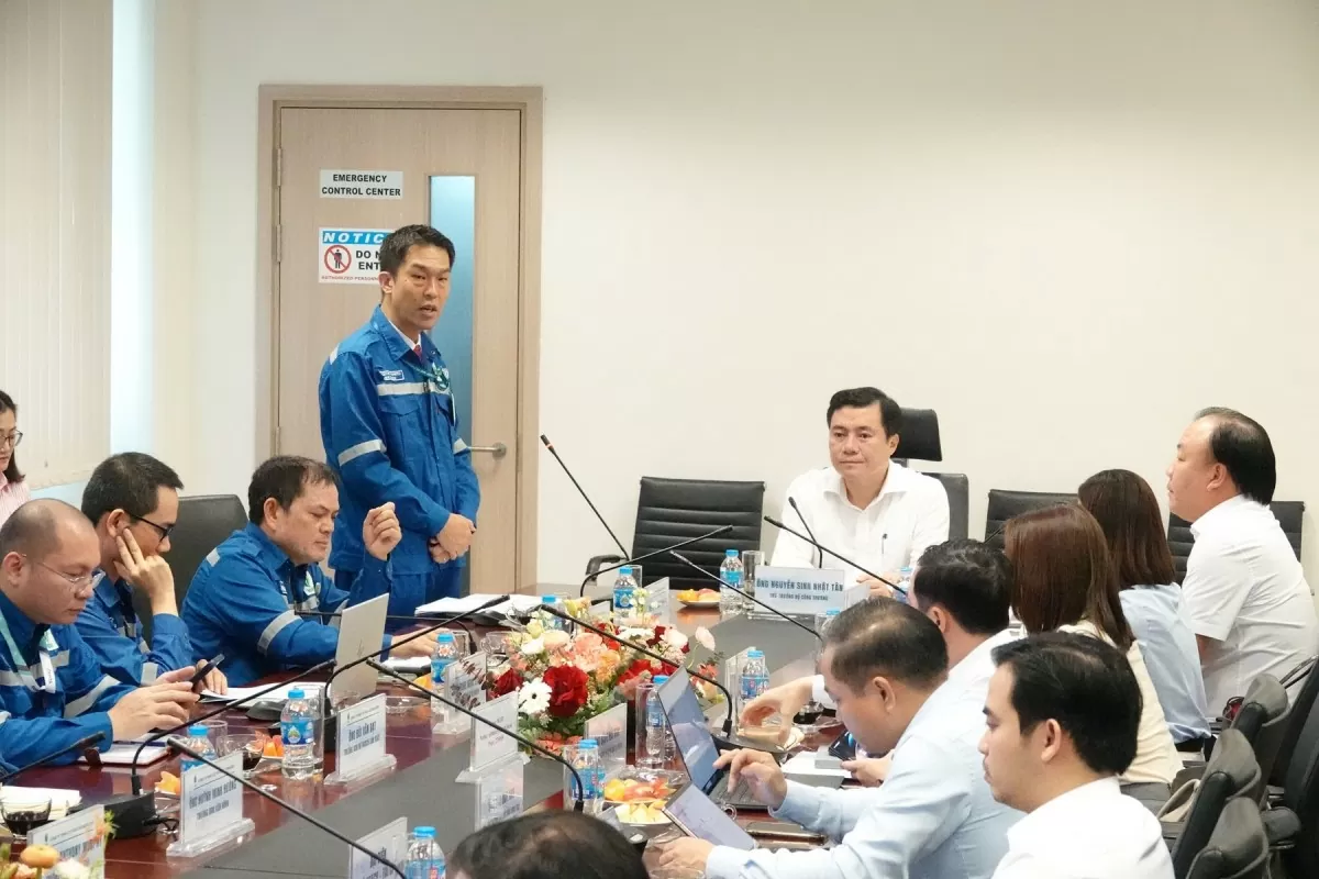 thứ trưởng nguyễn sinh nhật tân làm việc tại lọc hóa dầu nghi sơn thanh hóa