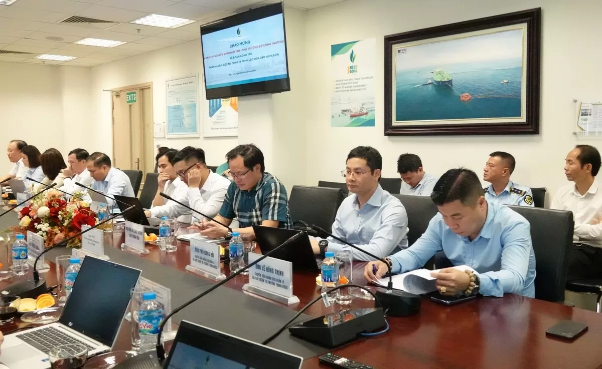 thứ trưởng nguyễn sinh nhật tân làm việc tại lọc hóa dầu nghi sơn thanh hóa