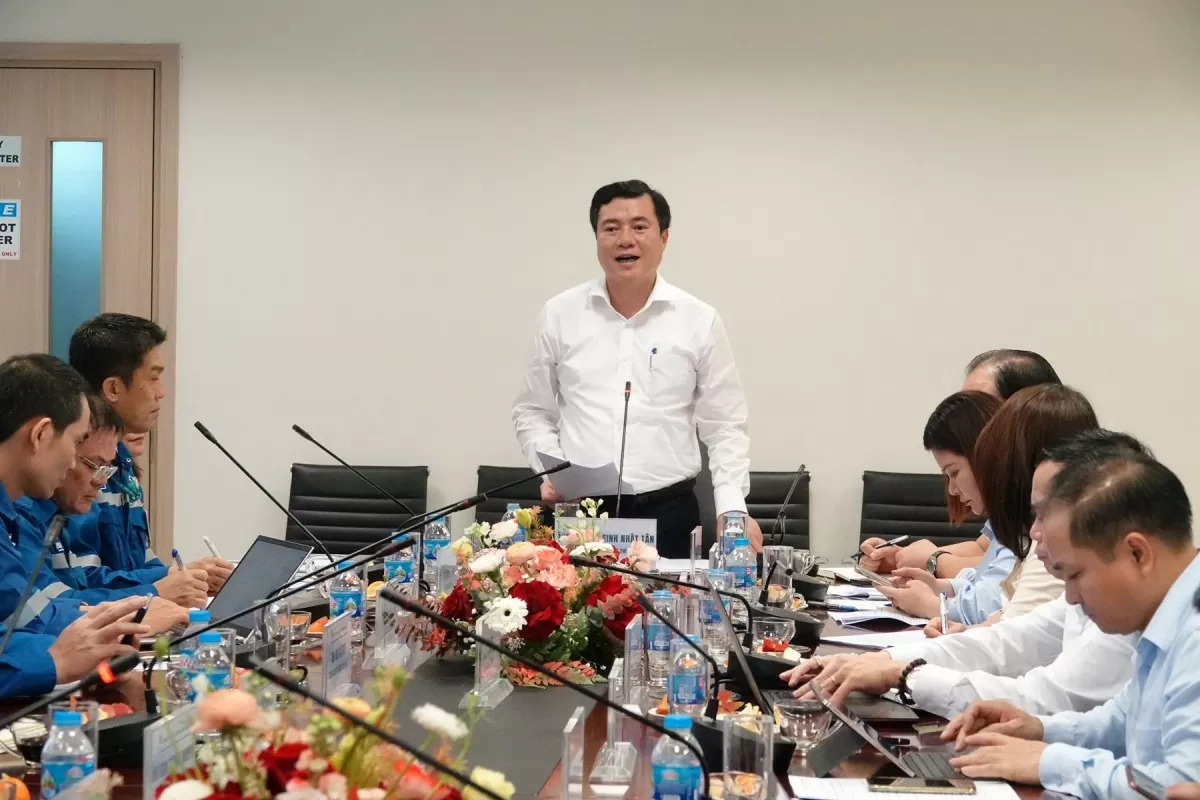thứ trưởng nguyễn sinh nhật tân làm việc tại lọc hóa dầu nghi sơn thanh hóa