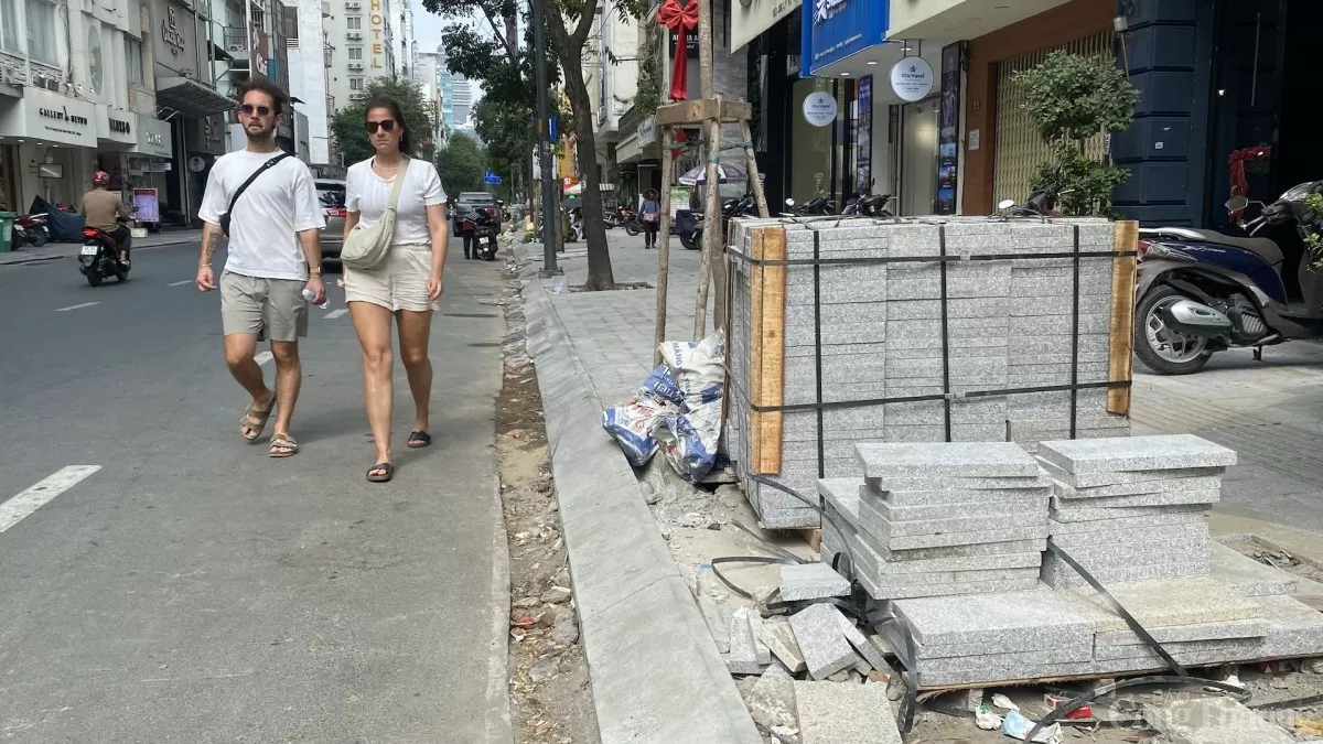 TP. Hồ Chí Minh: Đồng loạt vỉa hè được thay 'áo mới'