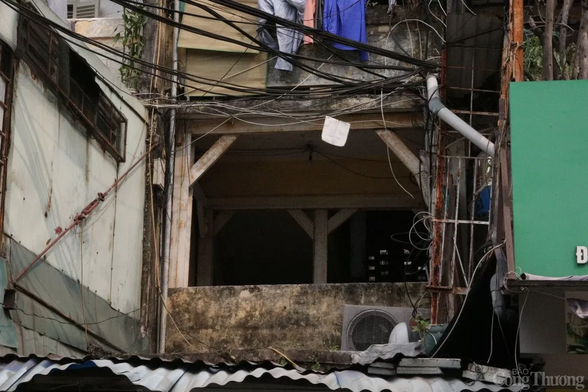 Hà Nội: Mục sở thị những khu tập thể xập xệ được rao bán hơn 100 triệu đồng/m2