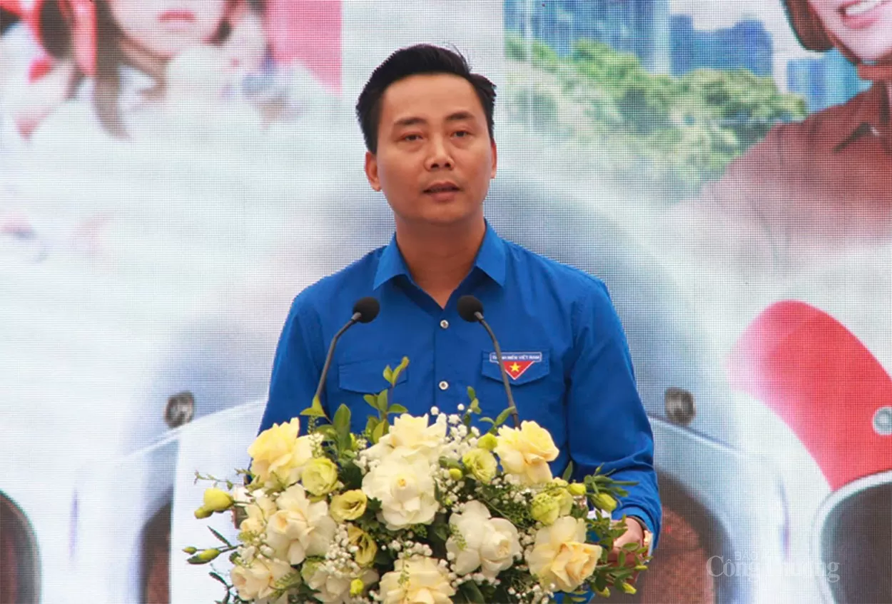 Xây dựng văn hóa giao thông từ tuổi trẻ Xây dựng văn hóa giao thông từ tuổi trẻ