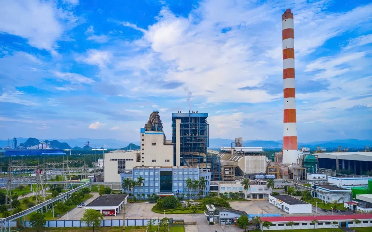Toàn cảnh nhà máy nhiệt điện hải Phòng