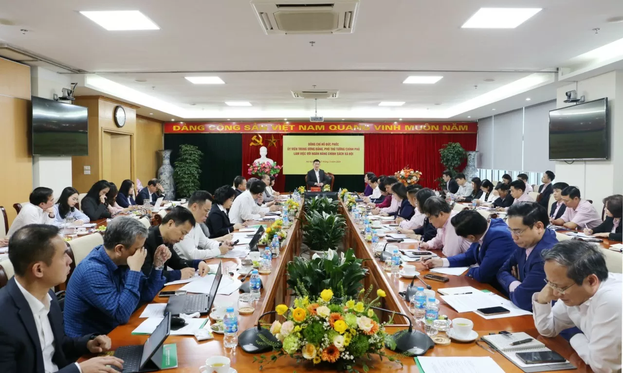 Phó Thủ tướng Chính phủ Hồ Đức Phớc làm việc với Ngân hàng Chính sách xã hội