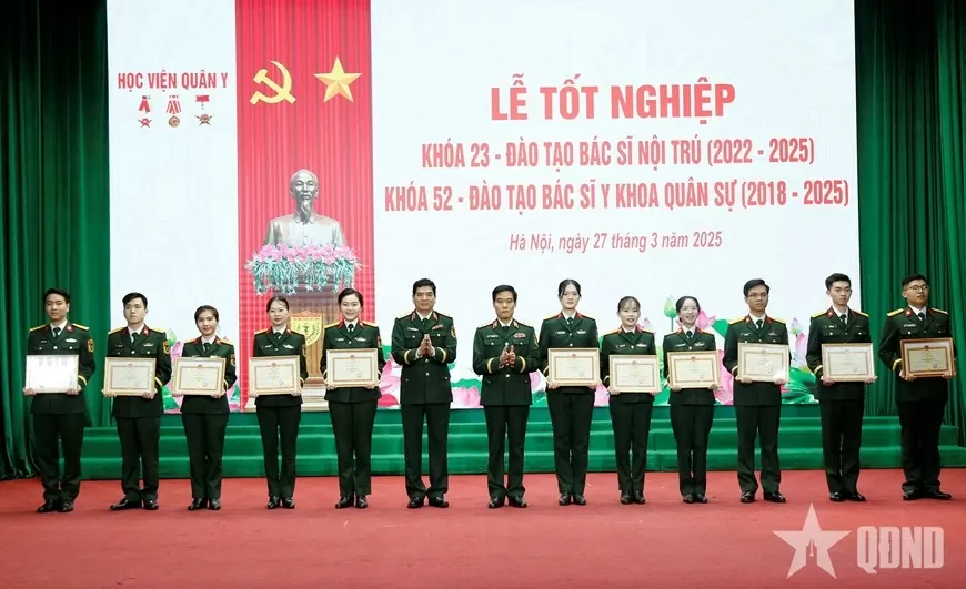 Lần đầu tiên, Bộ Quốc phòng phong hàm thượng úy cho học viên đào tạo trong nước