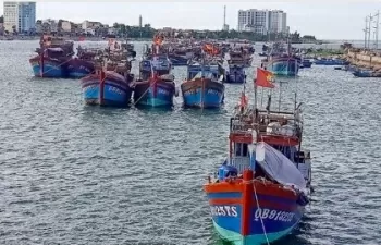 Thời tiết biển hôm nay 25/4/2025: Gió chuyển hướng Đông Bắc
