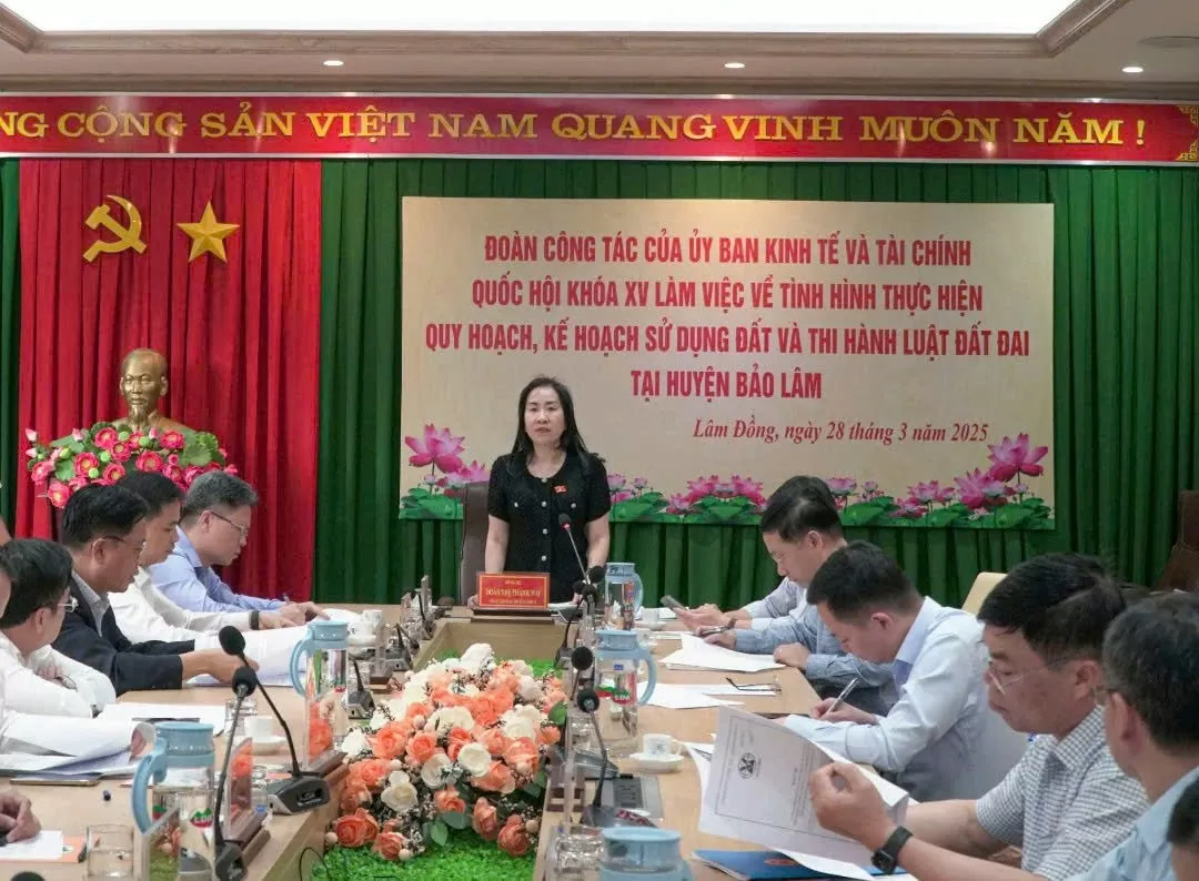 Ủy ban Kinh tế và Tài chính làm việc tại Lâm Đồng