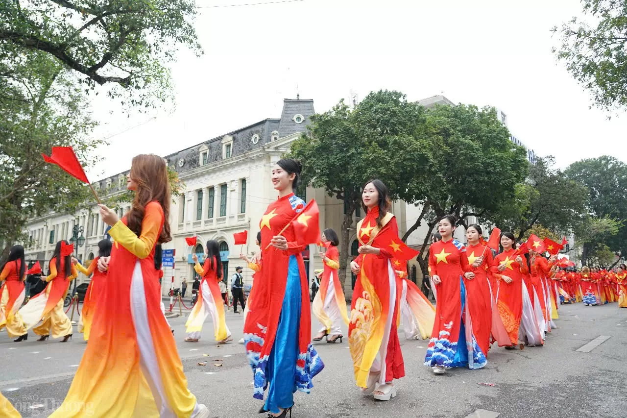 Được khởi xướng từ năm 2019, “Tuần lễ Áo dài” đã góp phần truyền cảm hứng và lan tỏa những thông điệp ý nghĩa, tích cực về tình yêu, lòng tự hào dân tộc, về đất nước, con người và áo dài Việt Nam đến đông đảo công chúng. 