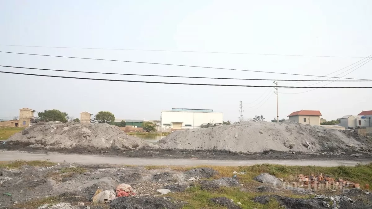Làng đúc đồng Đại Bái: Khói độc, xỉ đồng ‘vây’ người dân