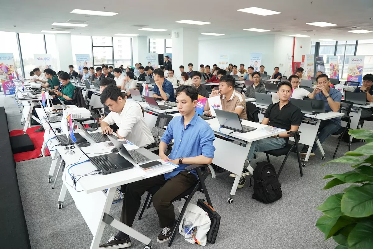 80của khóa đào tạo thiết kế bán dẫn chuyên sâu đầu tiên tại Trung tâm nghiên cứu, đào tạo thiết kế vi mạch và trí tuệ nhân tạo Đà Nẵng