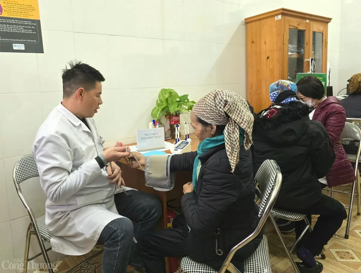 Hòa Bình: Gần 600 người nghèo được khám, cấp thuốc miễn phí