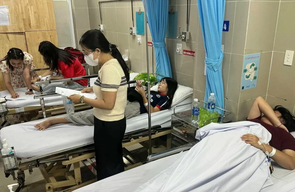 Các bệnh nhân cấp cứu tại Bệnh viện Quận 11. Ảnh: Phương Lê