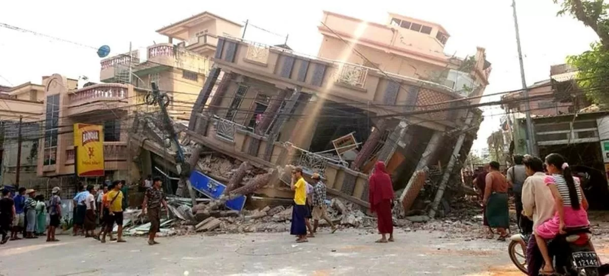 Nhiều toàn nhà sụp đổ sau trận động đất Myanmar. Ảnh: Tân Hoa Xã