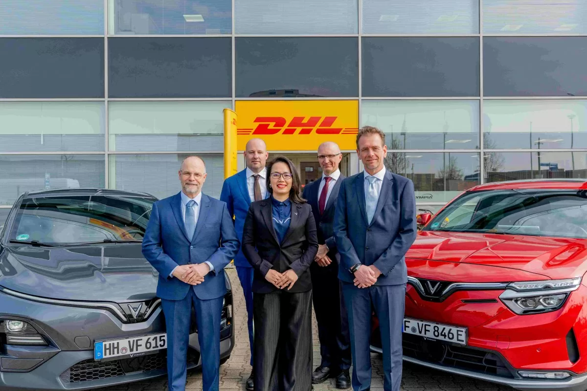 VinFast hợp tác với công ty logistics DHL, cung cấp dịch vụ giao phụ tùng trong vòng 24 tiếng tại châu Âu. Ảnh: VinFast