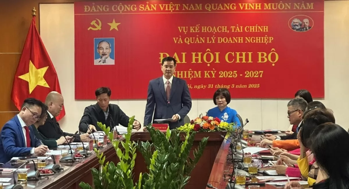 Đồng chí Bùy Huy Sơn - Bí thư Chi bộ, Vụ trưởng Vụ Kế hoạch, Tài chính và Quản lý doanh nghiệp