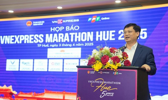 12000 van dong vien tham gia vnexpress marathon hue 2025