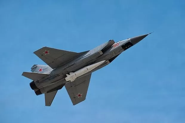 Trung Quốc phát triển tên lửa Kinzhal nội địa
