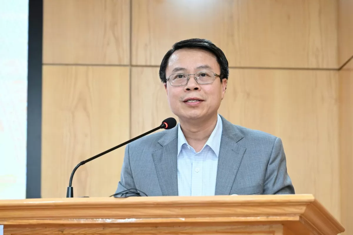 Ông Đoàn Ngọc Dương - Phó Cục trưởng Cục Điện lực thông tin tại họp báo thường kỳ Bộ Công Thương chiều 4/4. Ảnh: Cấn Dũng