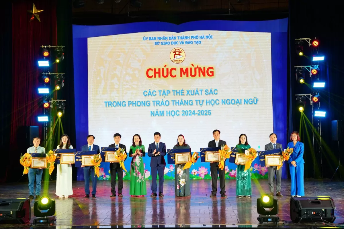Phong trào “Tháng tự học ngoại ngữ” được khen thưởng